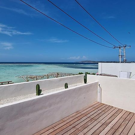 Shore Thing Gili Air Beachfront Apartment Buitenkant foto