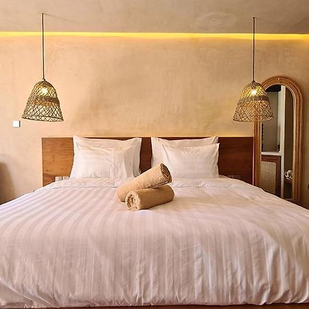 Shore Thing Gili Air Beachfront Apartment Buitenkant foto