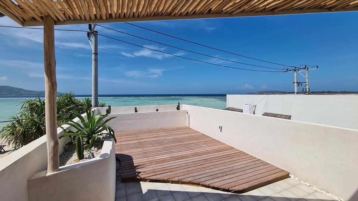 Shore Thing Gili Air Beachfront Apartment Buitenkant foto