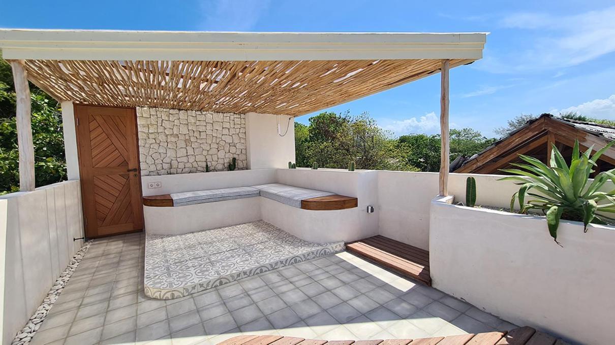 Shore Thing Gili Air Beachfront Apartment Buitenkant foto